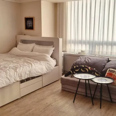 Appartement Near Subway Line Number 2